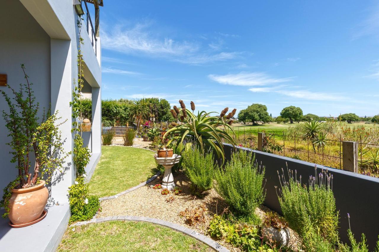 Le Mahi Guest House Langebaan Exteriör bild