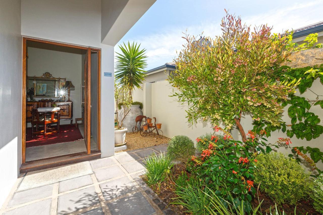 Le Mahi Guest House Langebaan Exteriör bild