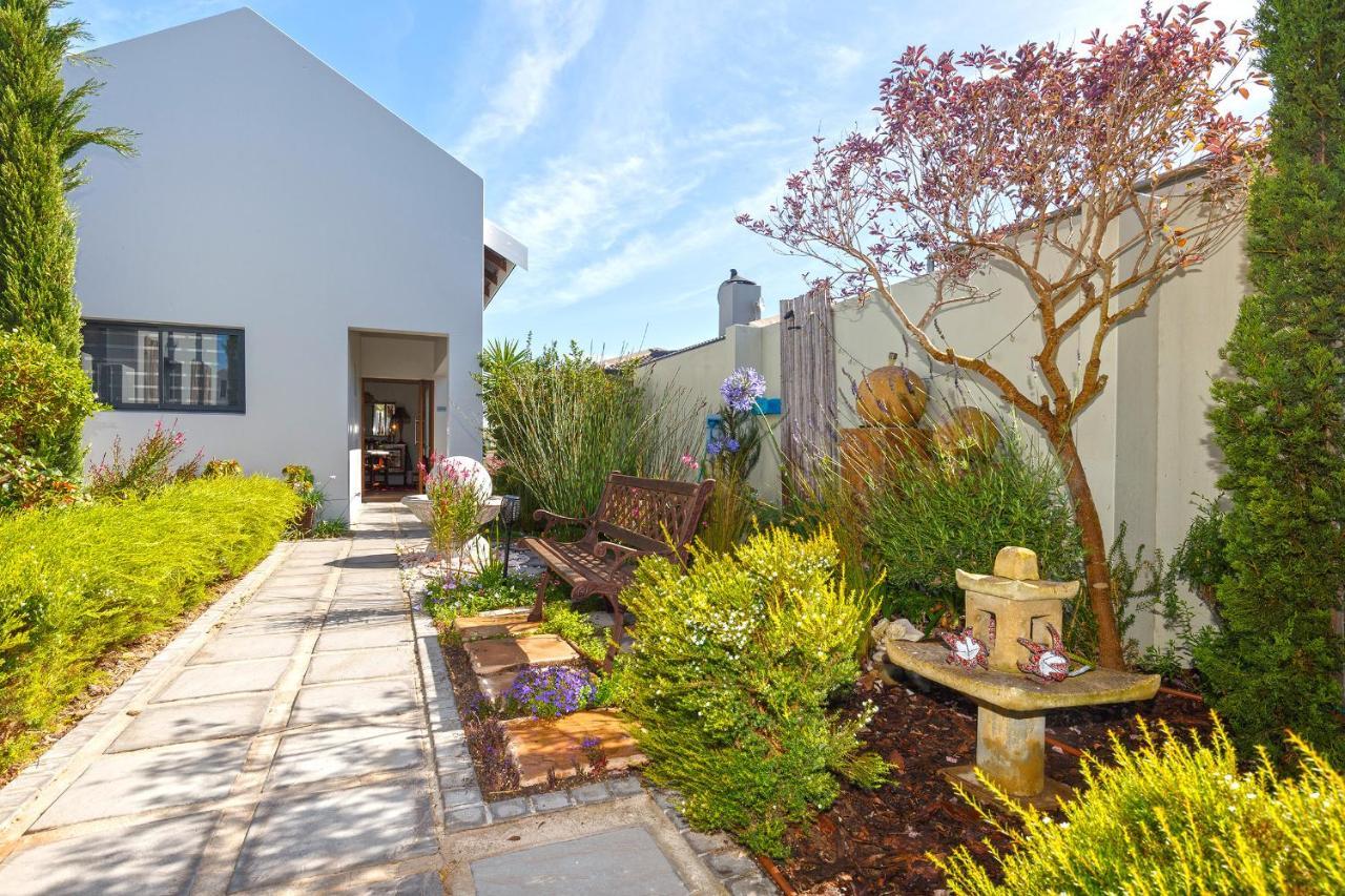 Le Mahi Guest House Langebaan Exteriör bild